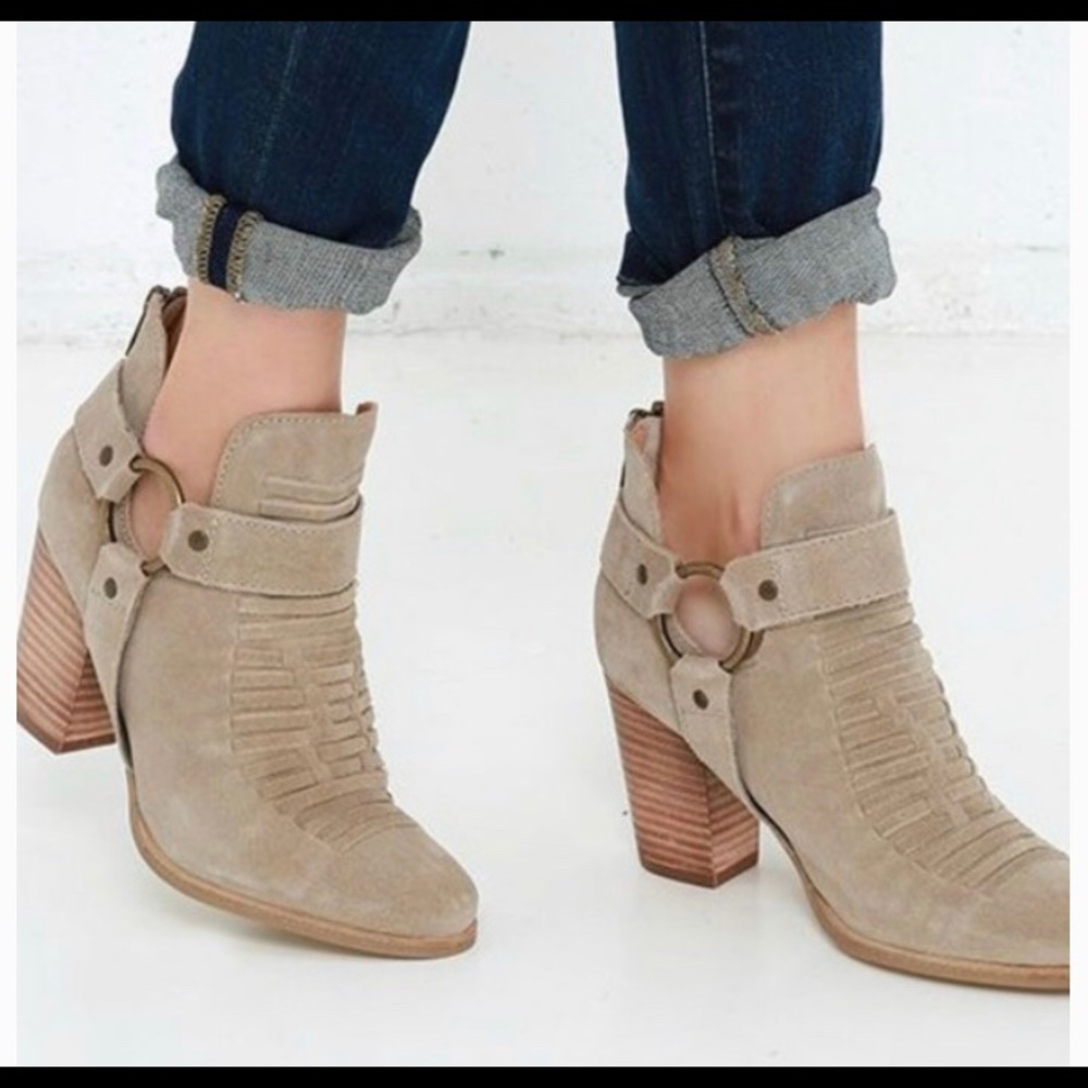 - Booties 👢